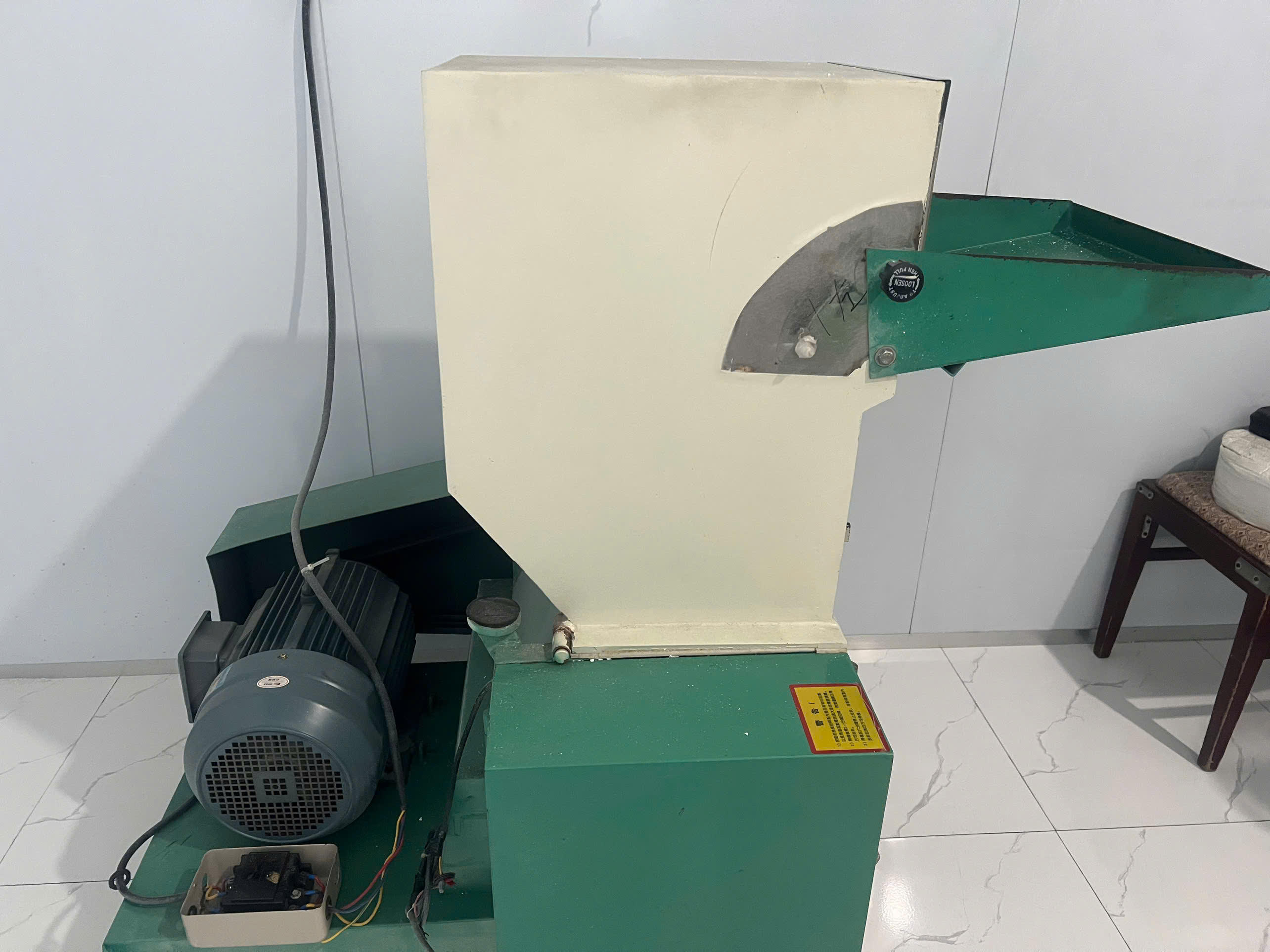 Plastic Grinder.jpg